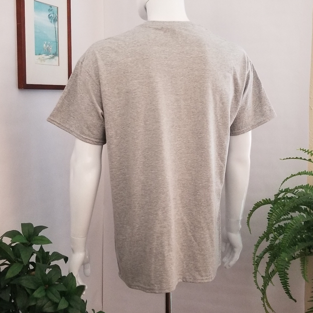 ๐ GILDAN T-SHIRT - XL - Picture 3 of 4
